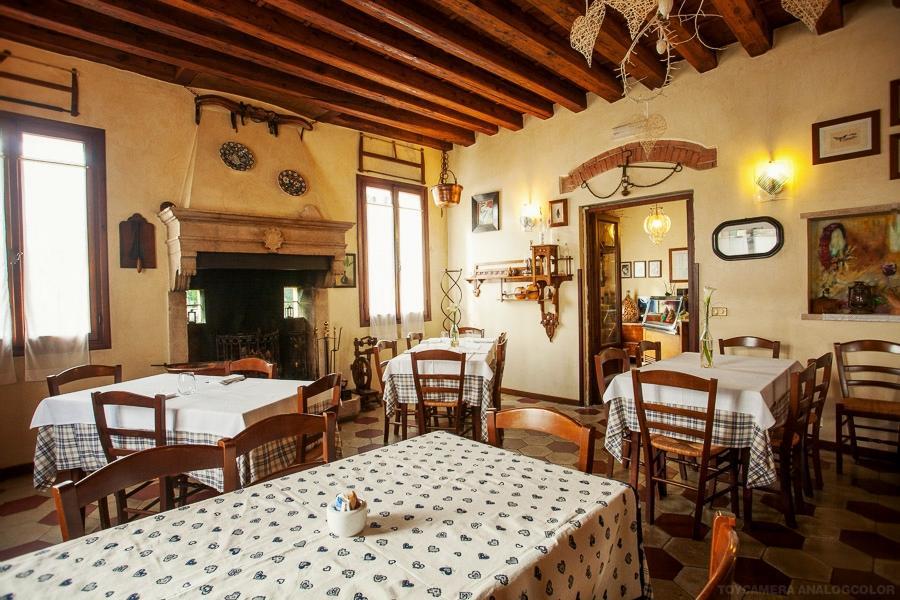 Locanda Alla Posta Cavaso Del Tomba Eksteriør billede
